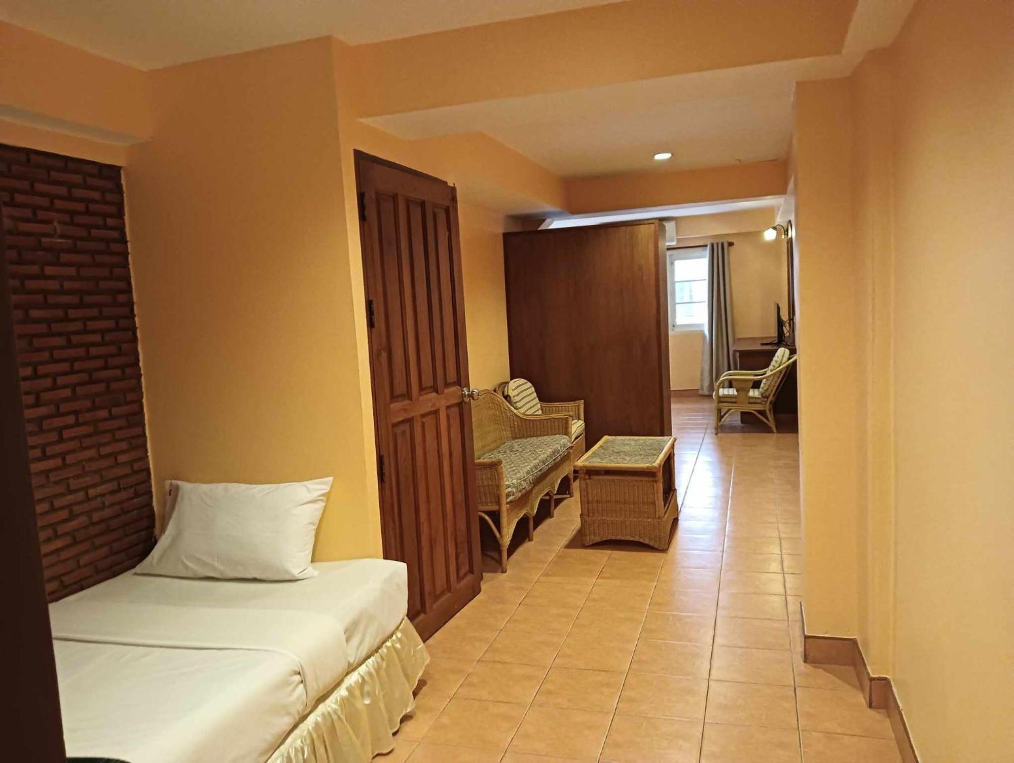 Nid Huahin Hotel Exterior photo
