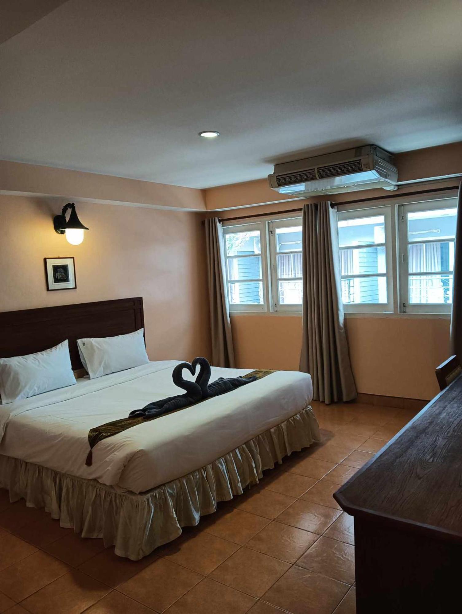 Nid Huahin Hotel Exterior photo